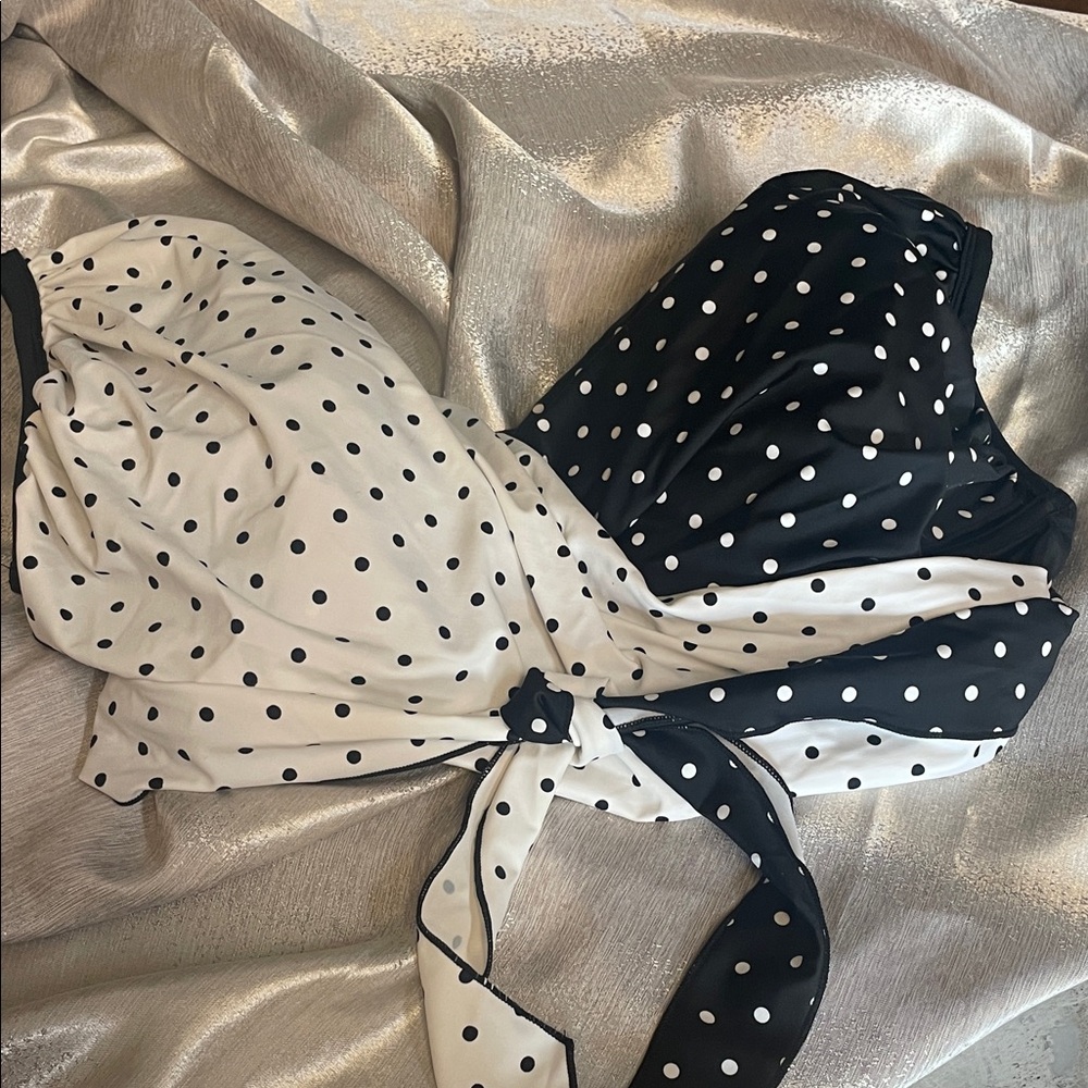 Cacique swim top
